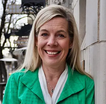 Cathy Blair headshot photo